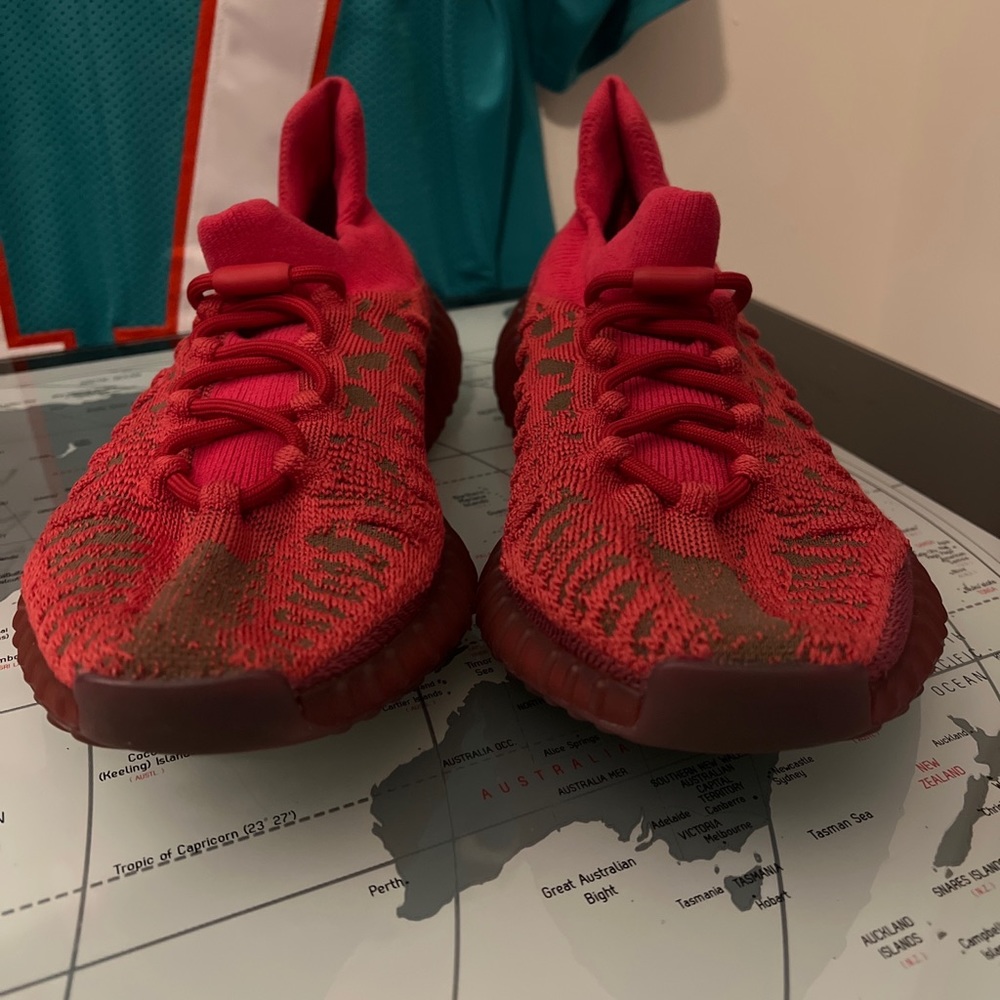 Yeezy 350 CMPCT slate red